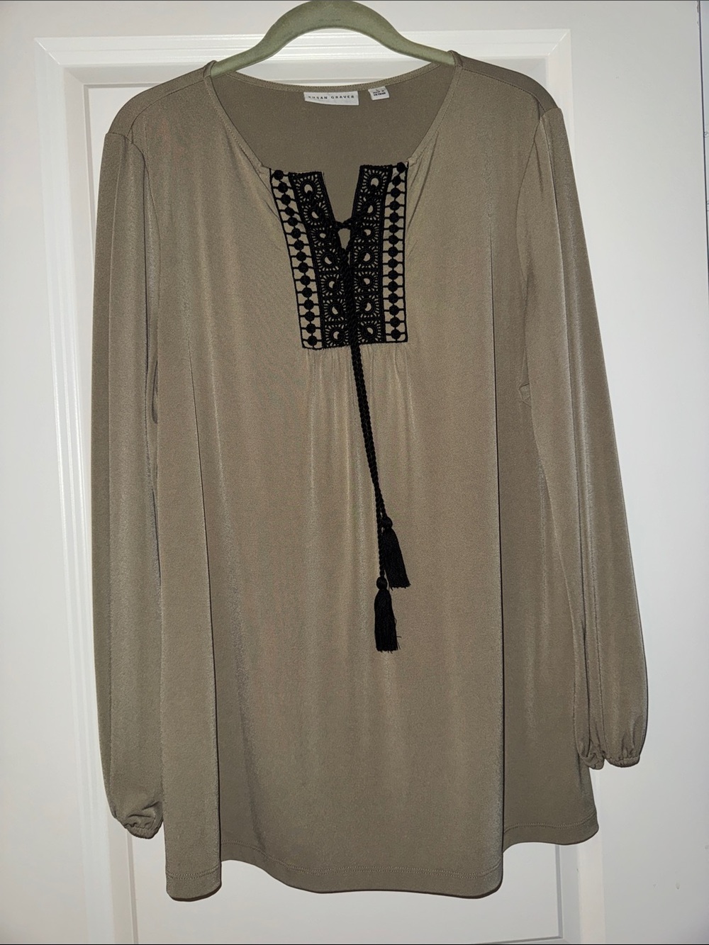 Susan Graver Neutral Taupe Top Sz L in EUC